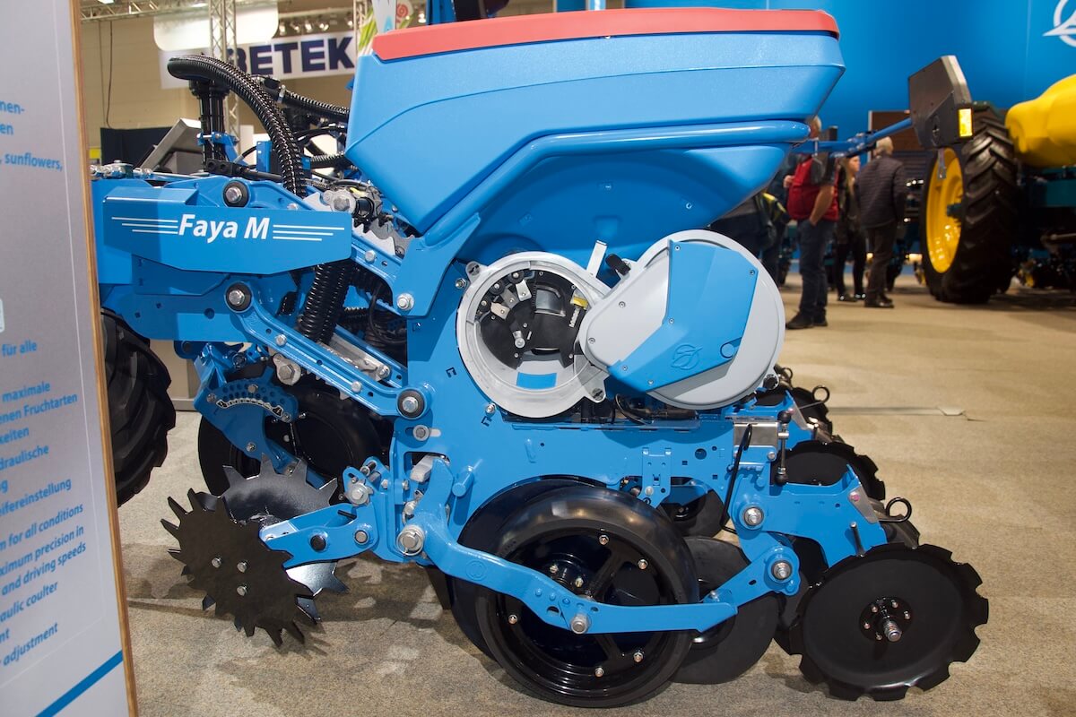 Lemken Faya MF rappresenta una nuova generazione di seminatrici di precisione pr la minima lavorazione